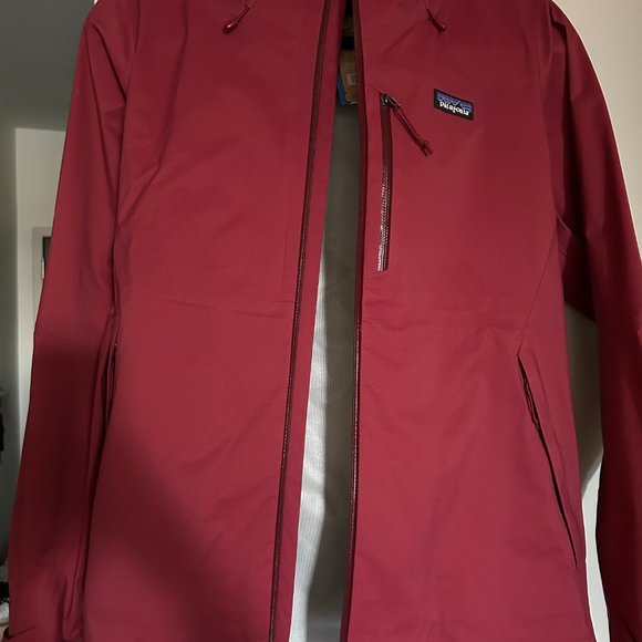 PATAGONIA WOMENS RAINSHADOW JACKET - ROAMER RED - Picture 4 of 5